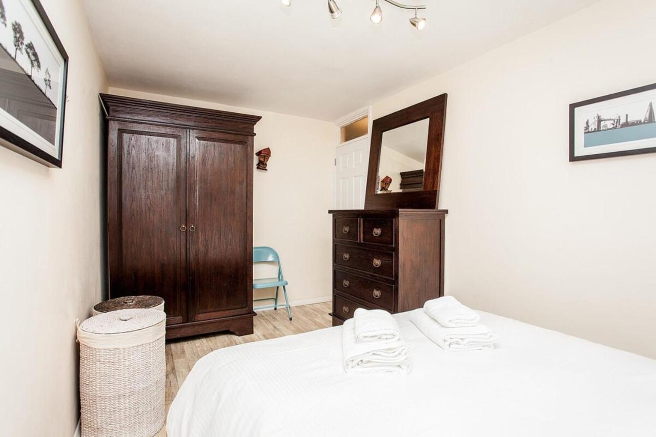 Modern And Spacious Central 1 Bedroom Apartment With Balcony London Exterior foto