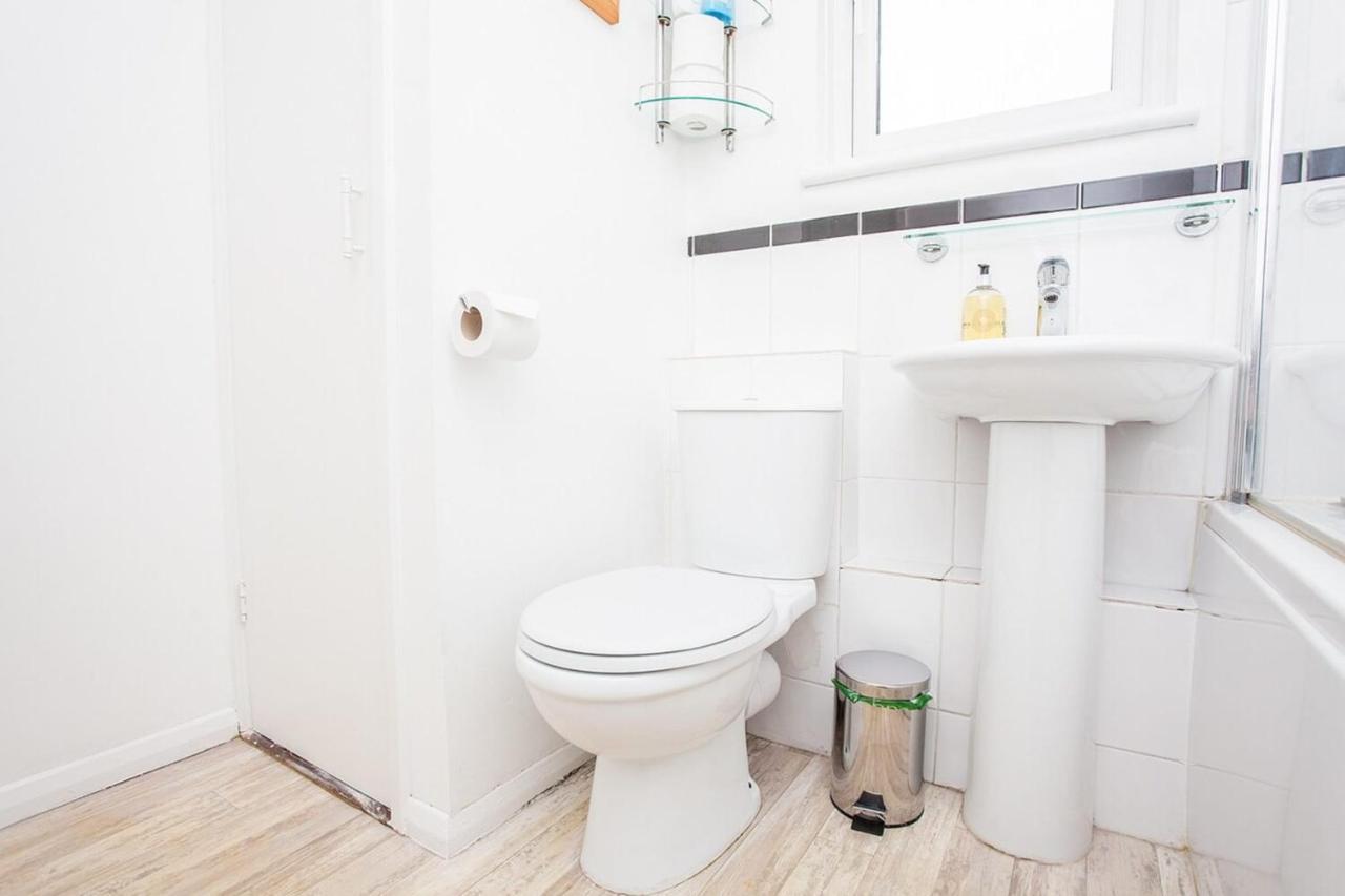 Modern And Spacious Central 1 Bedroom Apartment With Balcony London Exterior foto