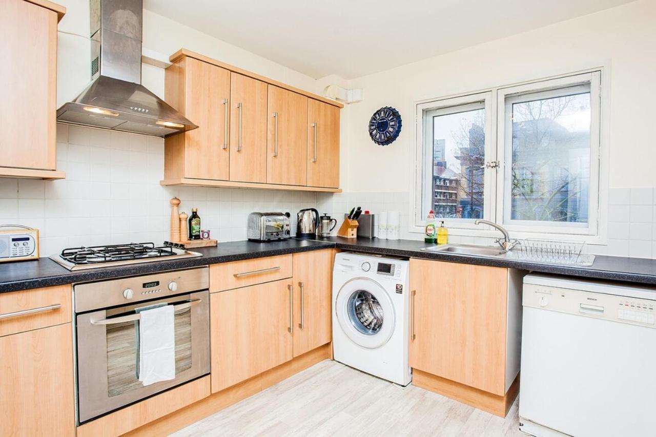 Modern And Spacious Central 1 Bedroom Apartment With Balcony London Exterior foto