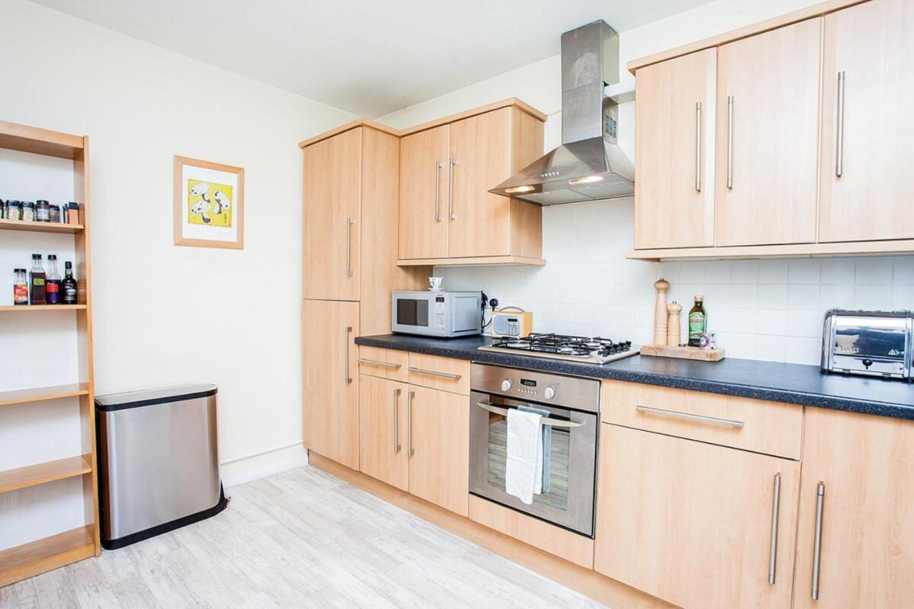 Modern And Spacious Central 1 Bedroom Apartment With Balcony London Exterior foto
